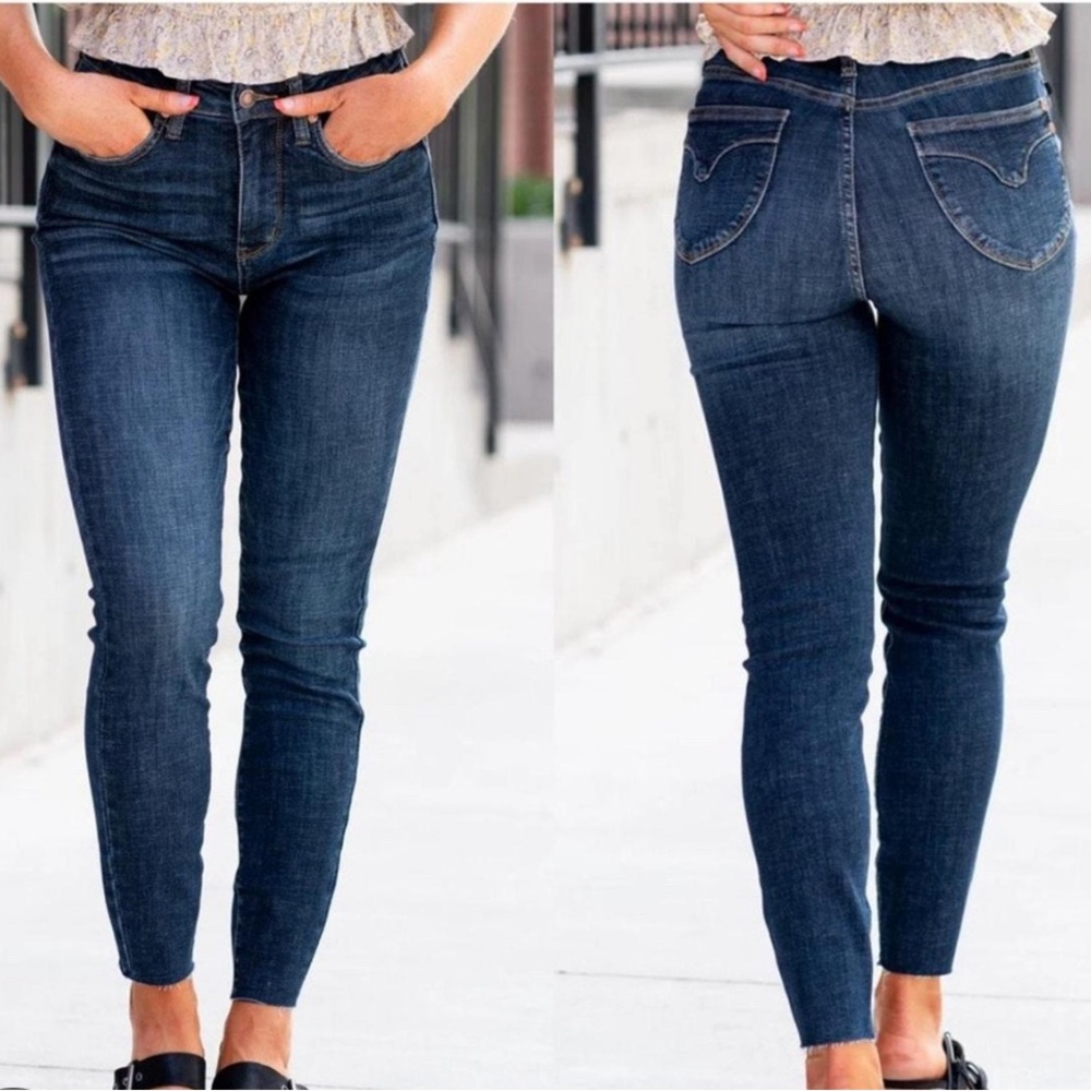 Judy Blue non-distressed skinny jeans with raw hem size 9/29